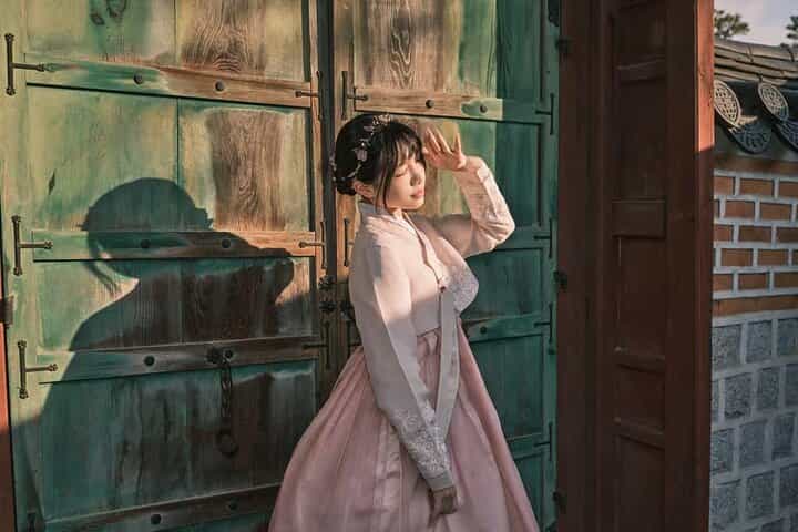 Cinematic Hanbok Photoshoot Cinematic Hanbok Photoshoot